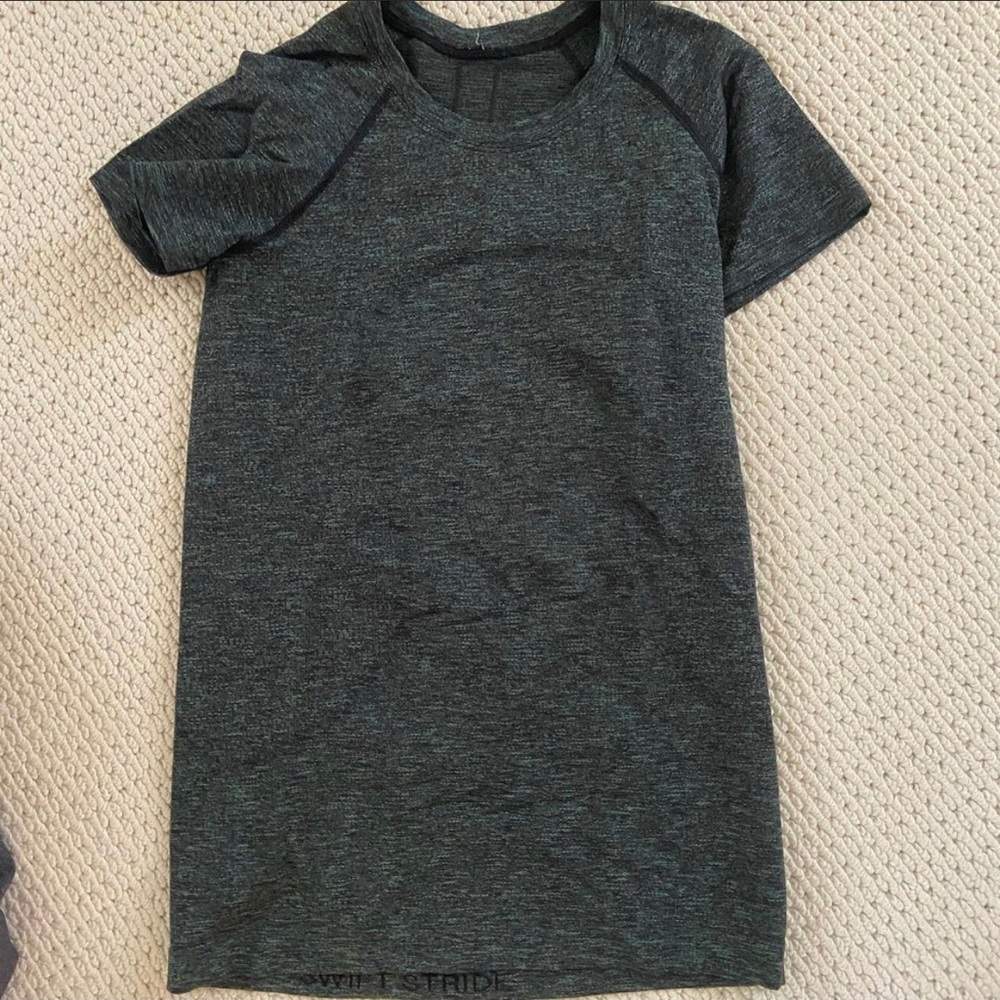 Lulu lemon swiftly tech shirt in black/teal lagoon